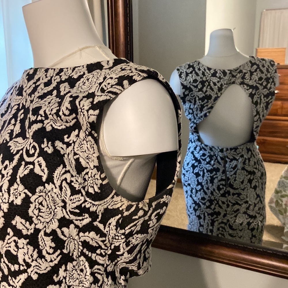 EUC dress - XL - Picture 2 of 5